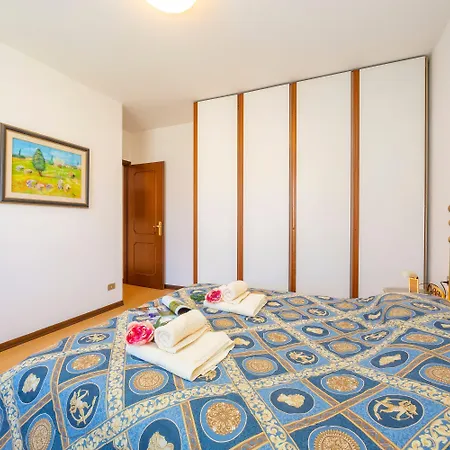 Gaya Center Apartment *
